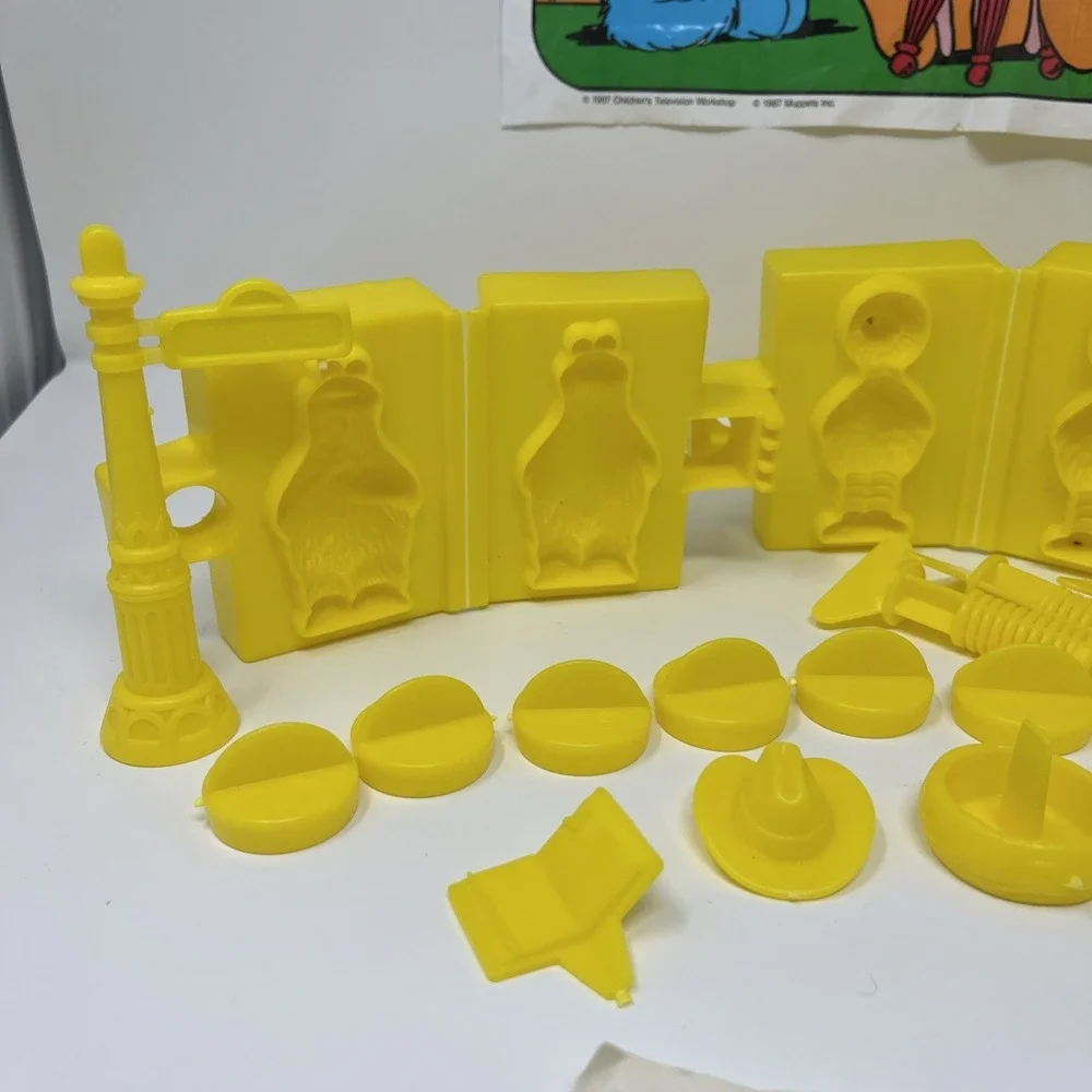 Vintage Sesame Street Color Dough 3-In-1 Activity Set Molds Big Bird
